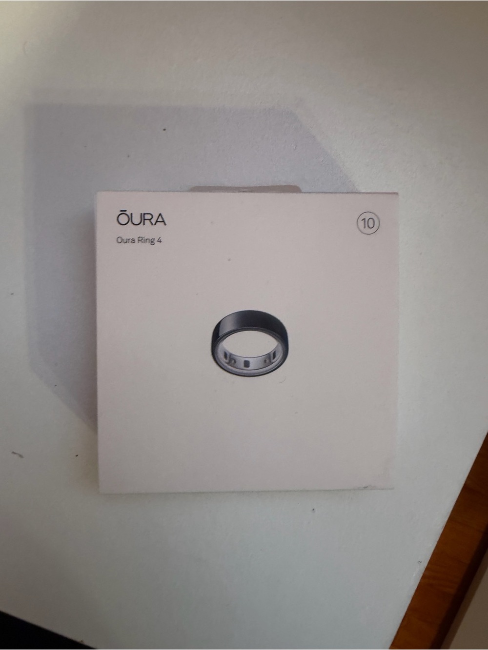 Blinks yellow when charging! Oura Ring 4 Smart Ring - Black